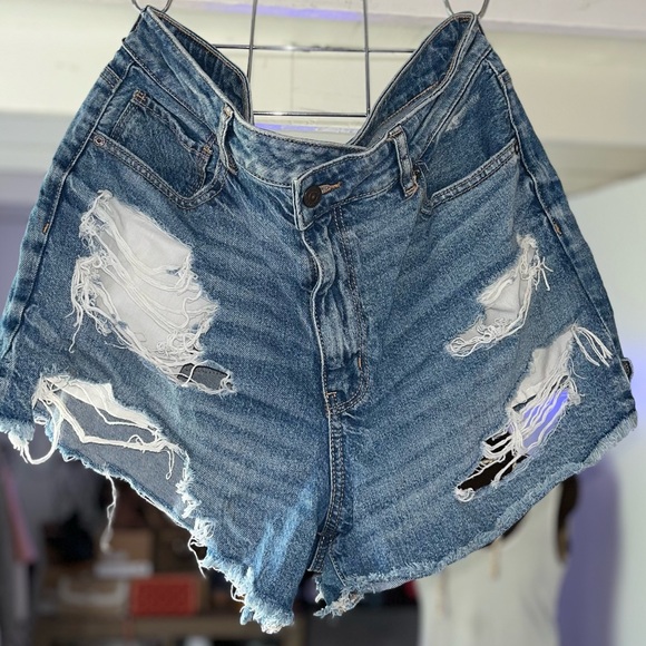 American Eagle Distressed Denim Shorts Size 14 - Picture 5 of 9